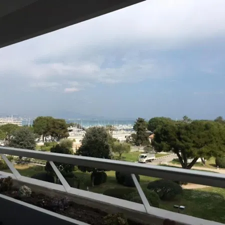 2p En Bord De Mer, 4 Couchages, Marina, Proche Gare Et Centre, Parking Velos Et Scooters - Fr-1-252a-9 *